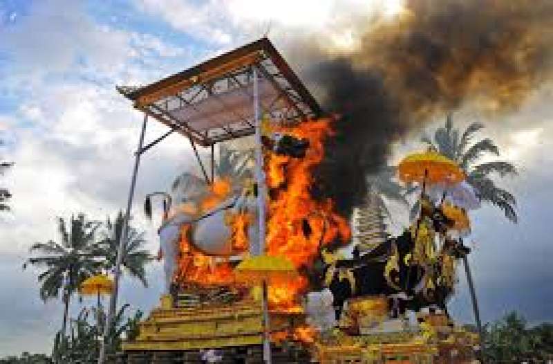 Upacara Pengabenan di Bali: Tradisi Sakral dalam Kehidupan dan Budaya Bali